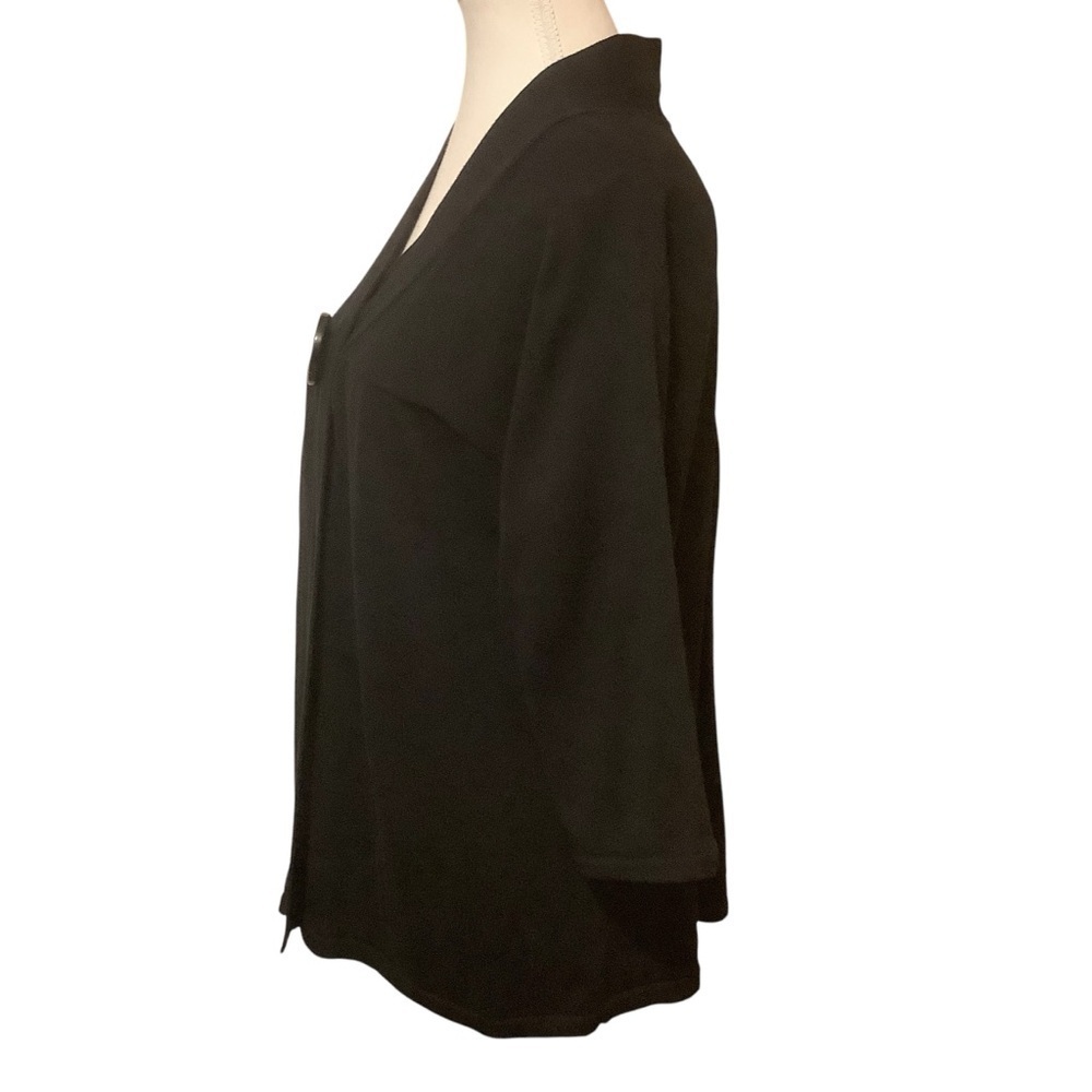 LISA INTERNATIONAL BLACK COTTON V-NECK/ 3/4 SLEEVE/ LARGE BUTTON SWEATER/ Size M - Picture 2 of 11